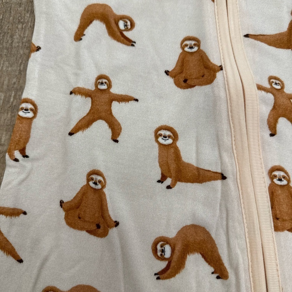 Free Birdees | Yoga Sloths Convertible Footie | 12–18M - Picture 4 of 15